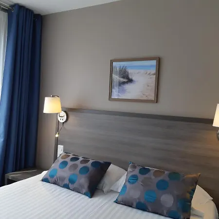 Hotel Aerotel Versailles Cyr - L'étape Du Silence 3*