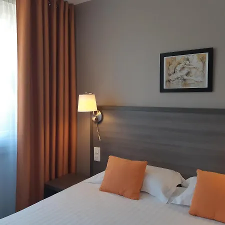 Hotel Aerotel Versailles Cyr - L'étape Du Silence Saint-Cyr-lʼÉcole