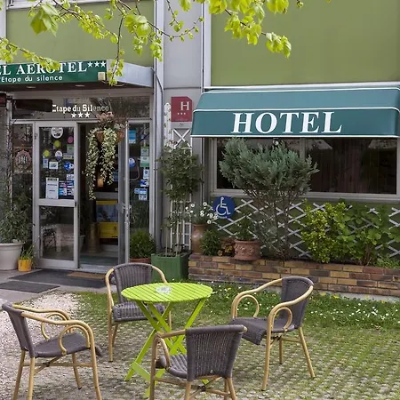 Hotel Aerotel Versailles Cyr - L'étape Du Silence