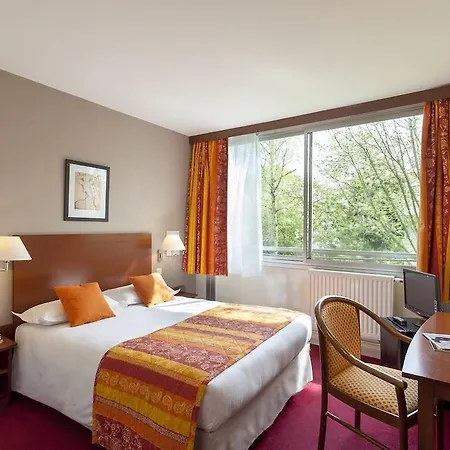 Hotel Aerotel Versailles Cyr - L'étape Du Silence 3*