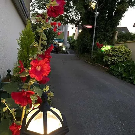 Aerotel Versailles Cyr - L'etape Du Silence
