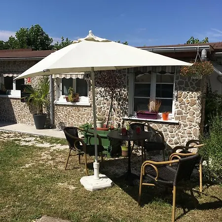 Hotel Aerotel Versailles Cyr - L'étape Du Silence 3*