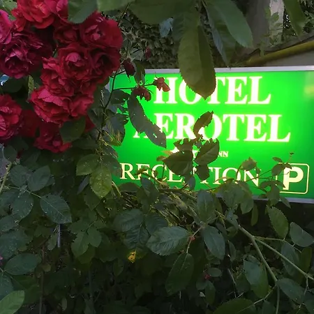 Hotel Aerotel Versailles Cyr - L'étape Du Silence 3*